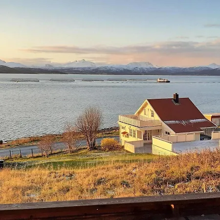Holiday Home Finnsnes Holiday home Finnsnes