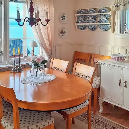 Holiday home Holiday Home Finnsnes Finnsnes