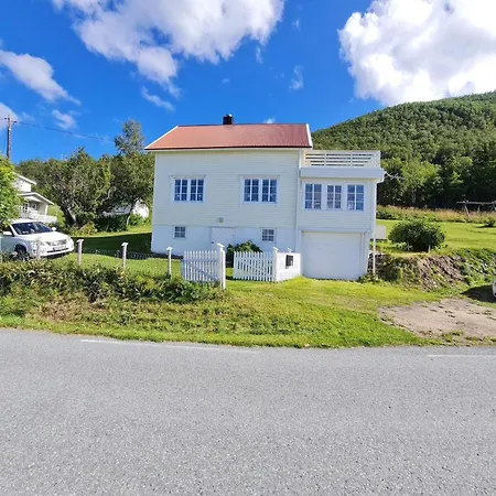 6 Person In Finnsnes-by Traum *