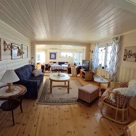 6 Person In Finnsnes-by Traum