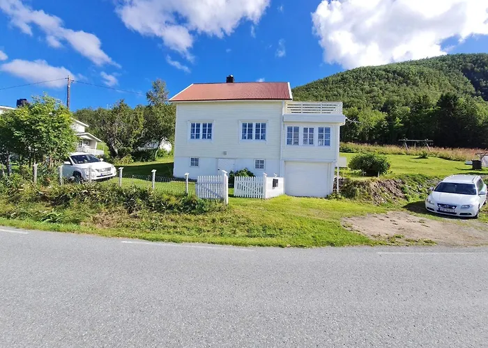 6 Person In Finnsnes-by Traum *